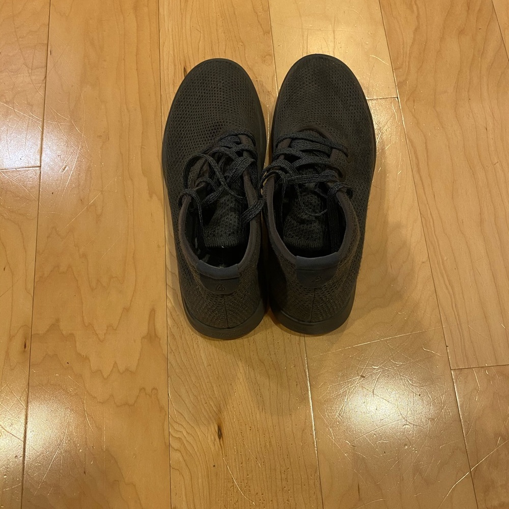 Men’s size 8 high top Allbirds